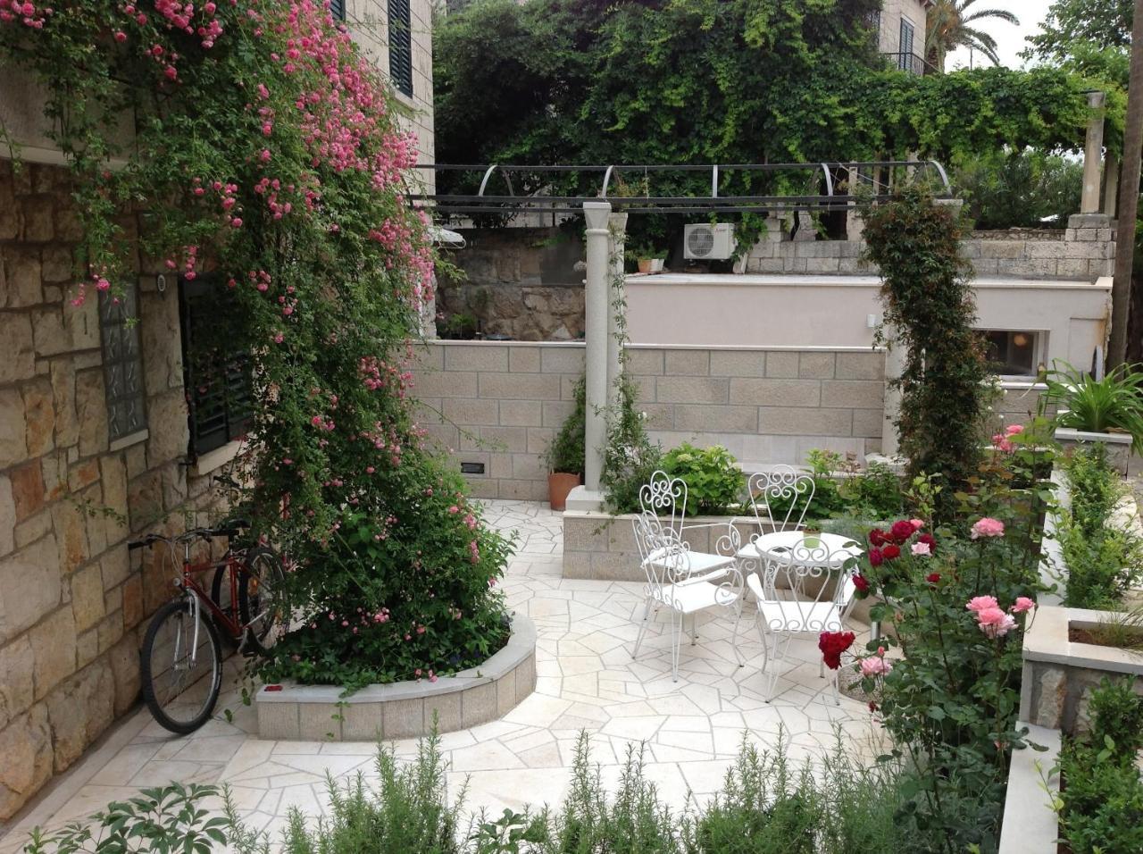 Lapad House Guest house